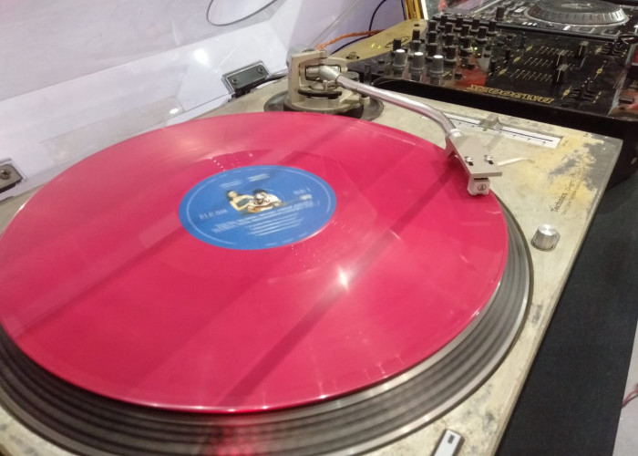 JRNY Records, Surga Bagi Pencinta Vinyl dan Kaset Lawas di Yogyakarta