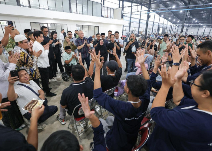 Usai Selamat dari Kecelakaan Moge, Muhammad Suryo Berangkatkan 150 Karyawan Umroh