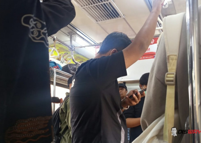 Berburu Kursi di Tengah Padatnya Commuter Line Jogja-Solo, Ini Siasat KRL Mania