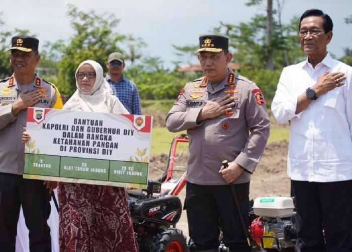 Dukung Swasembada Nasional, Kapolri dan Gubernur DIY Laksanakan Program Tanam Jagung di Bantul