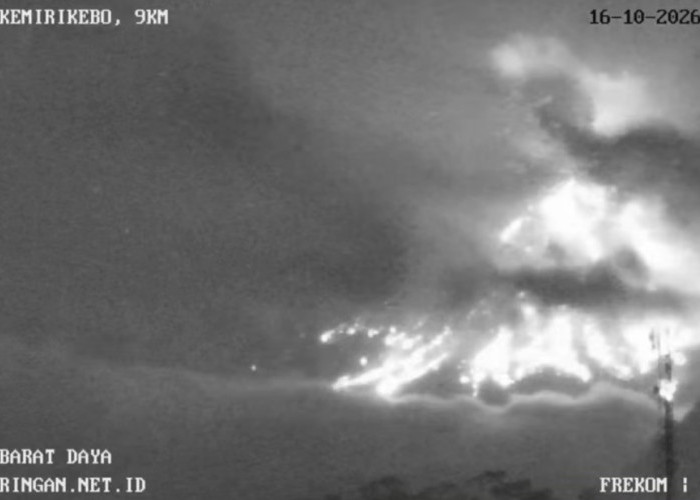 Dini Hari Merapi Alami Guguran Lava 2,5 Kilometer ke Kali Boyong, Pagi Berangsur Stabil