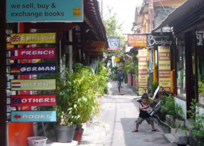 Menelusuri Hidden Gem Prawirotaman, Bakehouse Estetik dengan Aneka Kue Cantik 