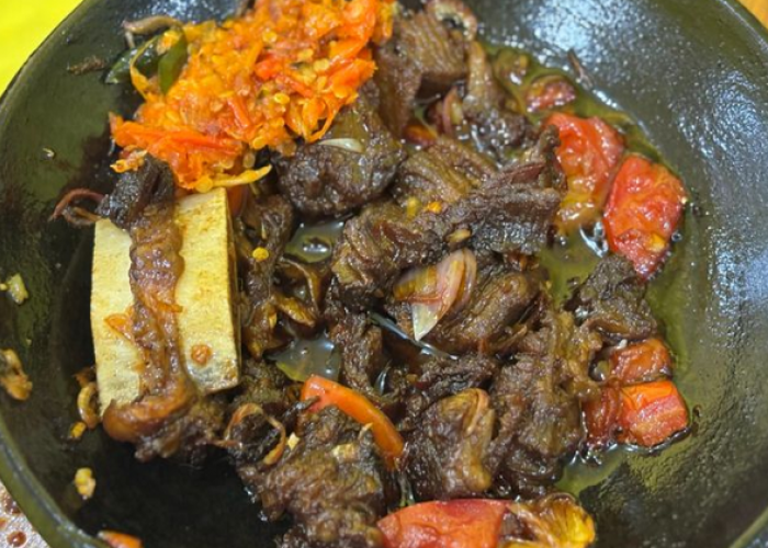 Keren! Baru Buka Menu Ayam Goreng Sampai Iga Bakar Laku 30kg, Cek Lokasi dan Info Lengkapnya Disini