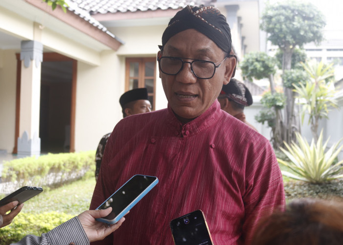 Viral Plang Malioboro Berbayar, Wawali Tegaskan Foto di Ikon Resmi Gratis dan Plang Tak Resmi Ditertibkan
