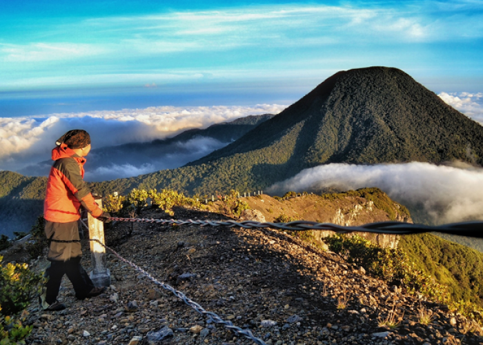 Tutup Sementara Waktu, Ini Daftar Gunung dan Status Jalur Pendakian Akhir Tahun Berikut Info Lengkapnya