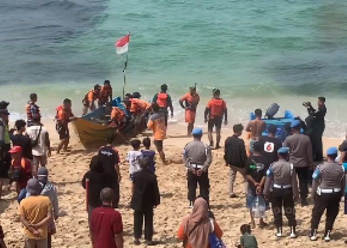  13 Wisatawan Terseret Ombak Pantai Drini Gunungkidul, 3 Pelajar Meninggal Dunia