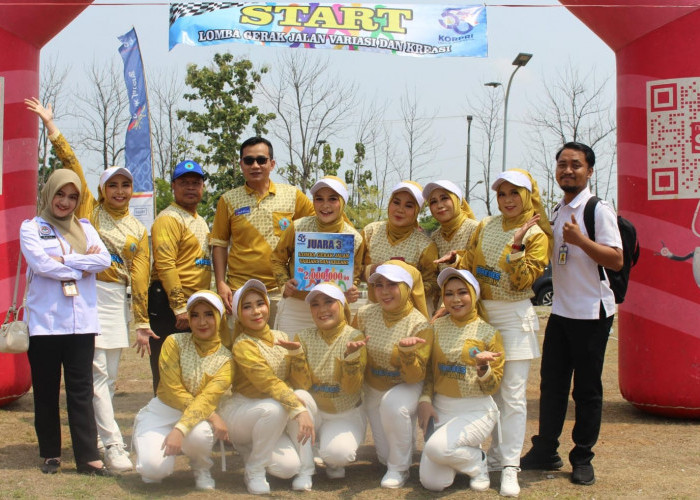 Tim Putri RSUD Brebes Juara 3 Lomba Gerak Jalan Kreasi dan Variasi  HUT Korpri ke 53