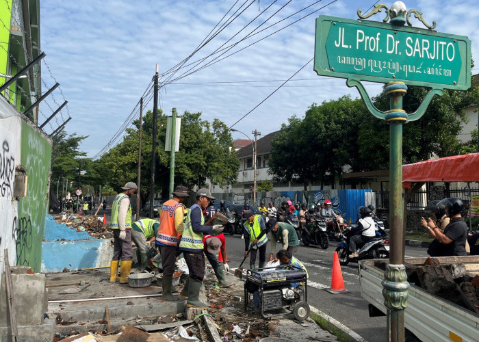 Eks PKL Terban Disulap Jadi Taman, Wali Kota Hasto Soroti WC Buang ke Selokan