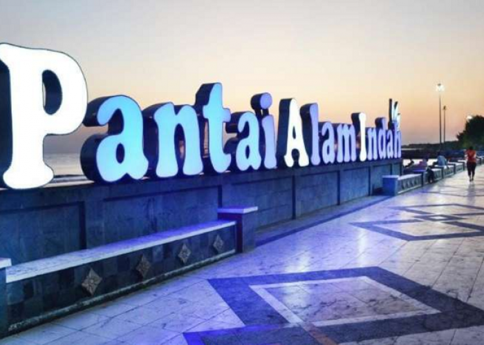 Rekomendasi Destinasi Pantai Strategis di Jalur Mudik dan Balik Pantura untuk Melepas Penat