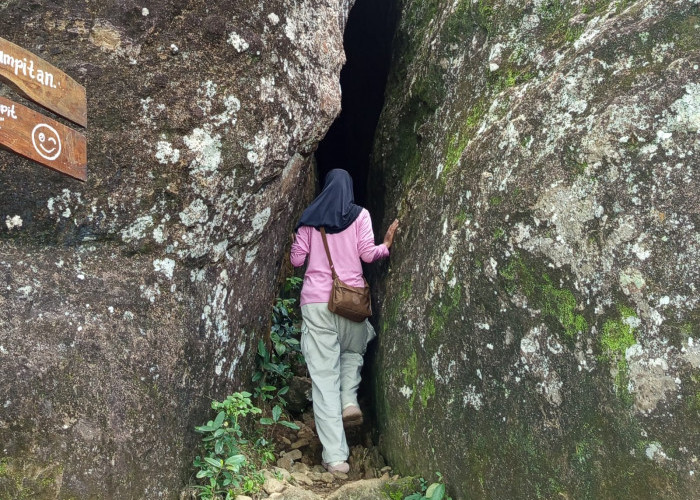 Menaklukkan Gunung Api Purba Nglanggeran, Pendakian Singkat dengan Sensasi Celah Batu Raksasa