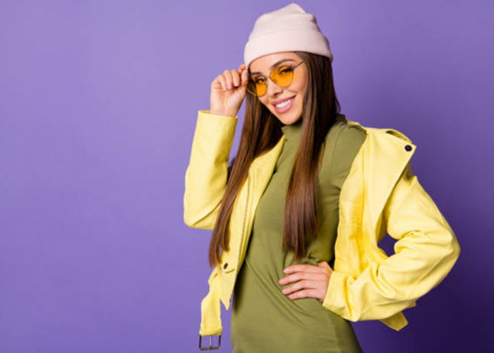 Rekomendasi Model Jaket Wanita untuk Hangout, Bikin Tampil Makin Stand Out