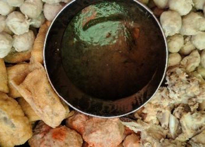 Cek Kedai Bakso Rusuk Sapi Viral di Surabaya, full Daging Super Empuk, Porsi Jumbo, dan Kuah Kaldu Juara!