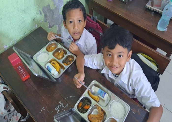 Pertama Digelar di DIY, Ribuan Siswa di Depok Sleman Mulai Menikmati Program Makan Bergizi Gratis