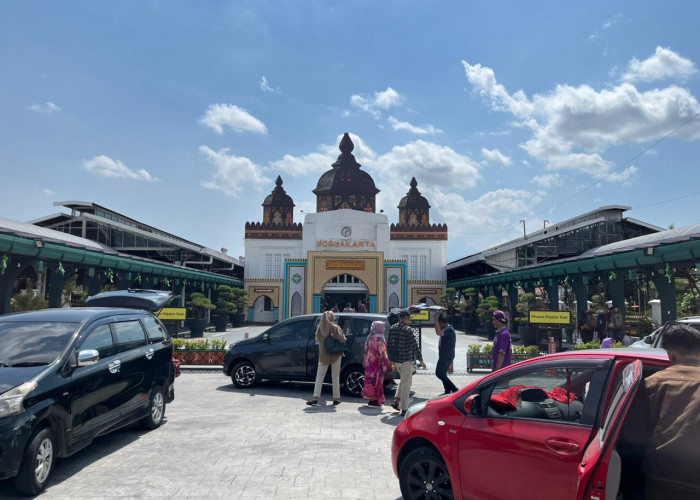 Heboh Donasi Rp100 Ribu di Stasiun Tugu Jogja, KAI Langsung Tegur Penggalang Donasi