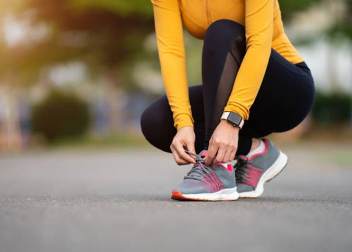Rekomendasi Sepatu yang Nyaman untuk Jalan Jauh, Anti Pegal dan Keren Dipakai