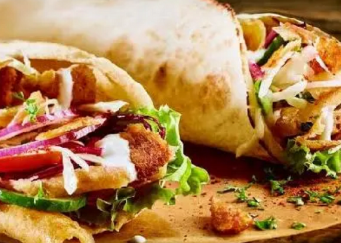 Dapur Kebab On Jumbo Surabaya, Sensasi Kebab Viral 35 Cm dengan Saus Mayo Spesial 