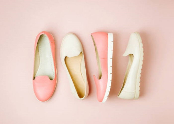 8 Rekomendasi Merek Sepatu Karet Wanita Terbaik, Cocok Digunakan Saat Musim Hujan 