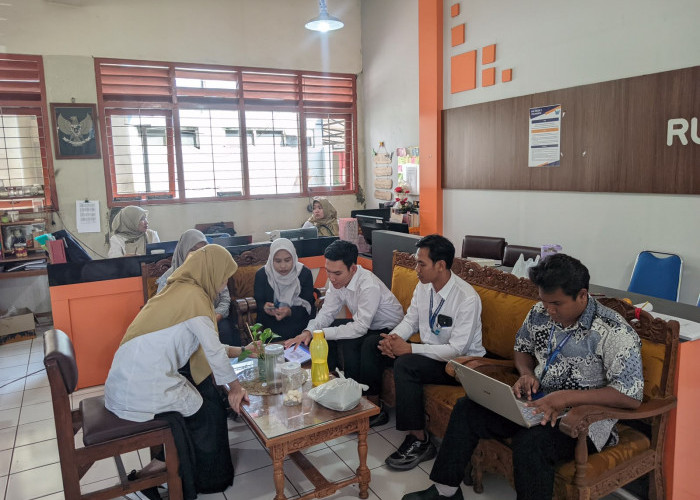 Mahasiswa PPG UNY Ajak Guru SMKN 5 Yogyakarta Ubah Cara Mengajar Dengan  Adopsi Teknologi AI