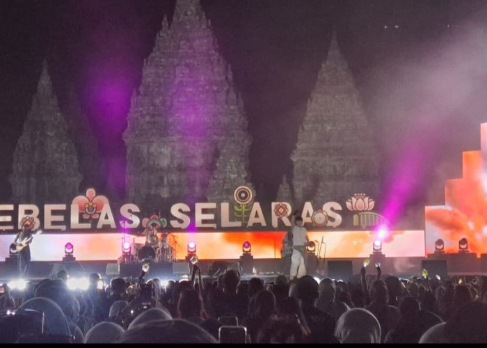 Tampil Hari Pertama di Prambanan Jazz 2025, eaJ Park Teriakkan Free Palestine 
