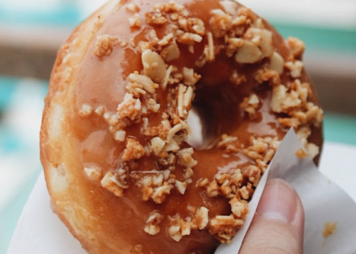 Cek Daftar Toko Donat Paling Populer dengan Tekstur Fluffy dan Ragam Topping Mewah Bali