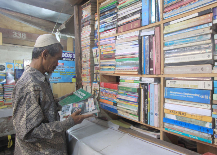 Menilik Pedagang Buku Bekas di Pasar Alun-alun Tegal, Secercah Harapan Disematkan ke Pemerintah