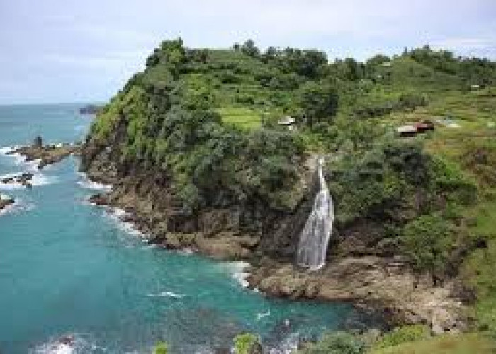 Pantai Banyutibo Wisata Awal Tahun Pesona Air Terjun Unik Cantik, Pantai Dengan Air Terjun Pasir Putih Eksotis