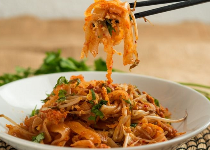 Cara Membuat Kwetiau Goreng Belacan Seafood ala Restoran Anti Gagal!