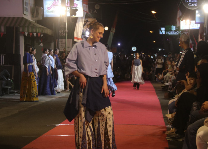 Fashion on the Street Prawirotaman Ramaikan Kampung Bule, Batik Milenial Jadi Magnet Wisatawan Mancanegara