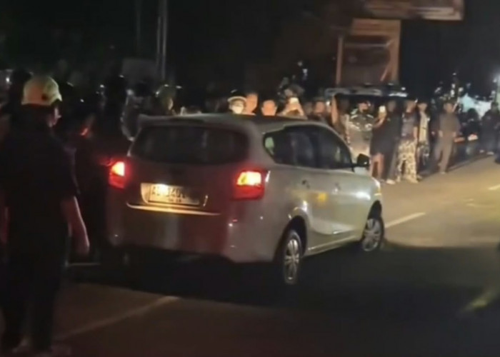 Mobil Lawan Arus di Sleman, Pengemudi Perempuan Dievakuasi ke Rumah Sakit Grhasia