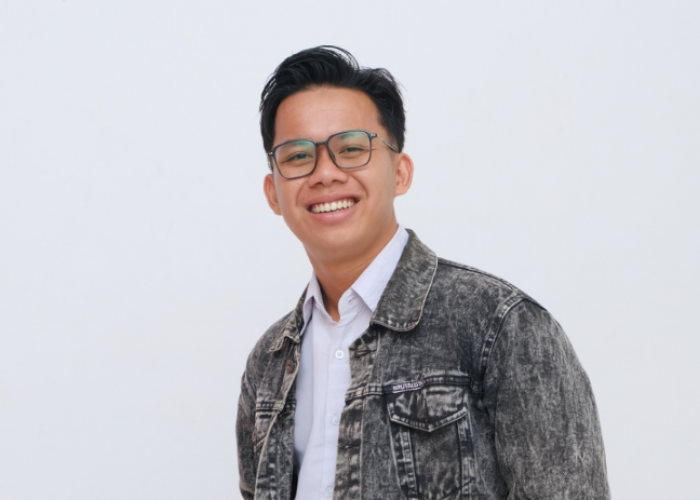 Mahasiswa FIKK UNY Raih Beasiswa Djarum Lewat Prestasi Debat