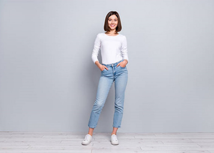 Anti Boring dan Fleksibel Dipadukan Berbagai Atasan, Inilah 8 Model Celana Denim Wanita yang Kekinian