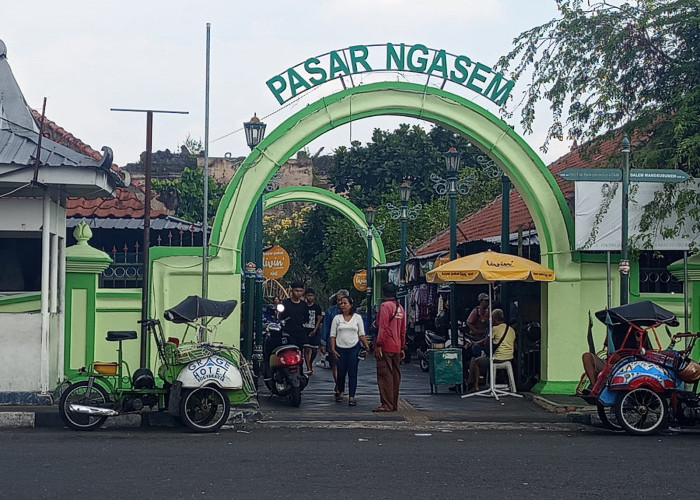 Tiga Jam Seminggu Untuk Bersih-Bersih, Pasar Ngasem Jaga Pesona Kuliner Tradisional Yogyakarta