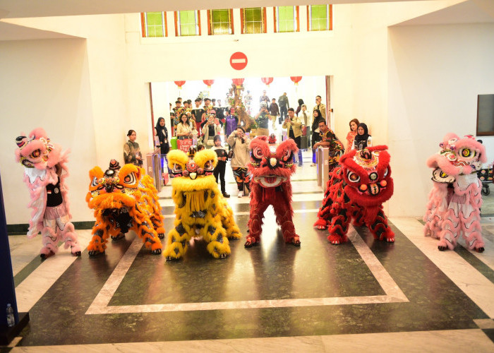 Jadi Magnet Wisata, Barongsai dan Liong Meriahkan Imlek 2577 di Stasiun Yogyakarta