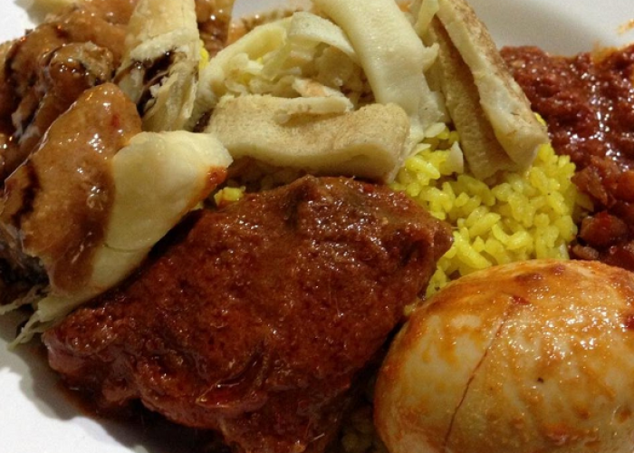Pilihan Nasi Kuning di Bandung Paling Enak untuk Sarapan, Harga Mulai Rp15 Ribuan Saja
