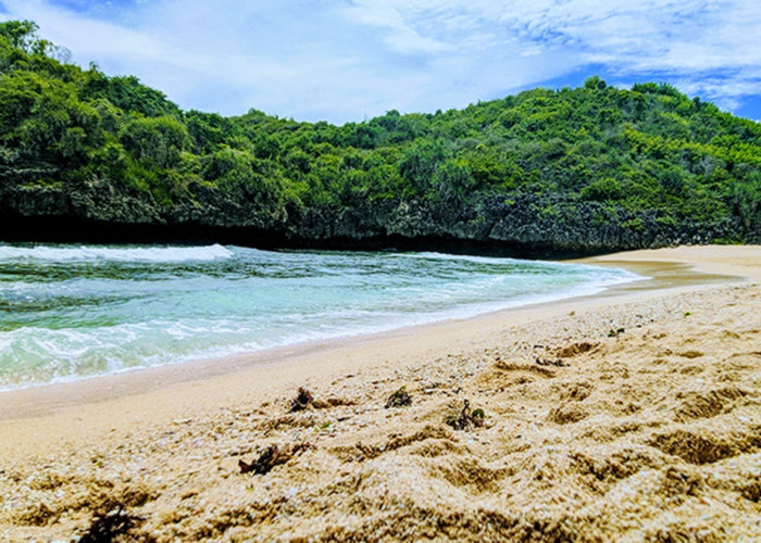 Rekomendasi Pantai Sepi di Gunungkidul, Cocok untuk Mencari Ketenangan 