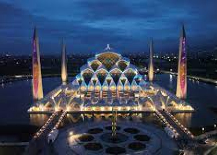 Masjid Raya Al Jabbar: Wisata Terbaru 2024 Religi di Bandung, Masjid Terapung dan Ikonik Bak di Surga Dunia!