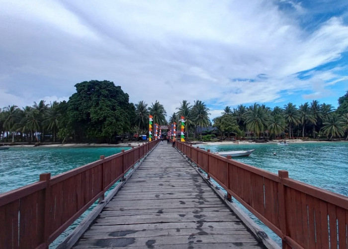 6 Daftar Wisata Menarik di Kabupaten Berau dengan Panorama Eksotis Memanjakan Mata, Cek Disini