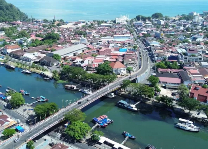 Jejak Masa Lalu di Sumatera Lewat Kawasan Kota Tua Padang Paling Eksotis