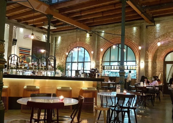 Menjelajahi Wisata Estetik Eropa di Kawasan Kota Lama Semarang