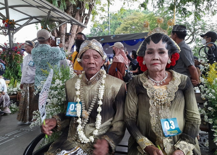 Nikah Bareng di Malioboro Yogyakarta, Pengantin Lansia 83 Tahun Ini Mencuri Perhatian