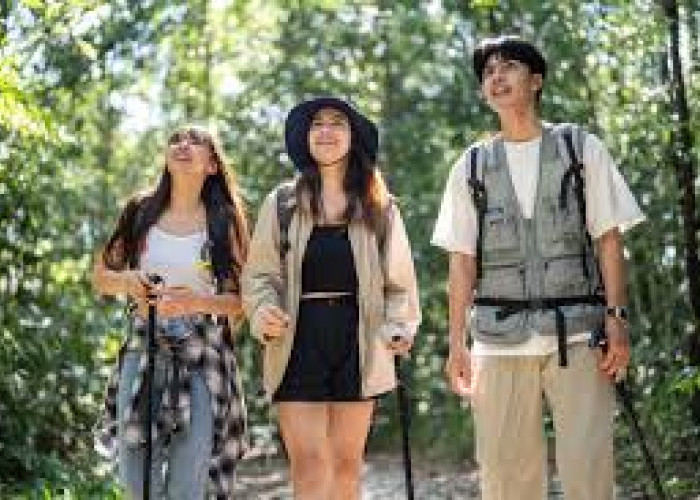 8 Inspirasi Fashion Outfit Cowok Liburan Ke Gunung, Yang Stylish Keren Tetap Nyaman Dan Safety 