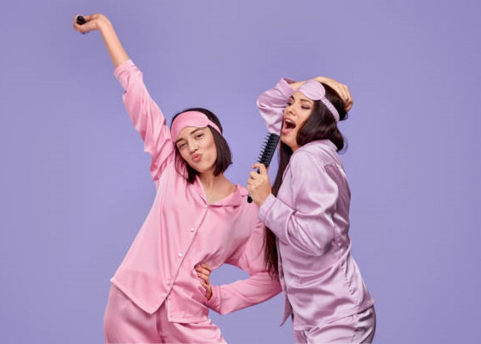 Ide Outfit Piyama dan Homedress yang Modis dan Super Nyaman, Tetap Kece Dipakai Keluar Rumah