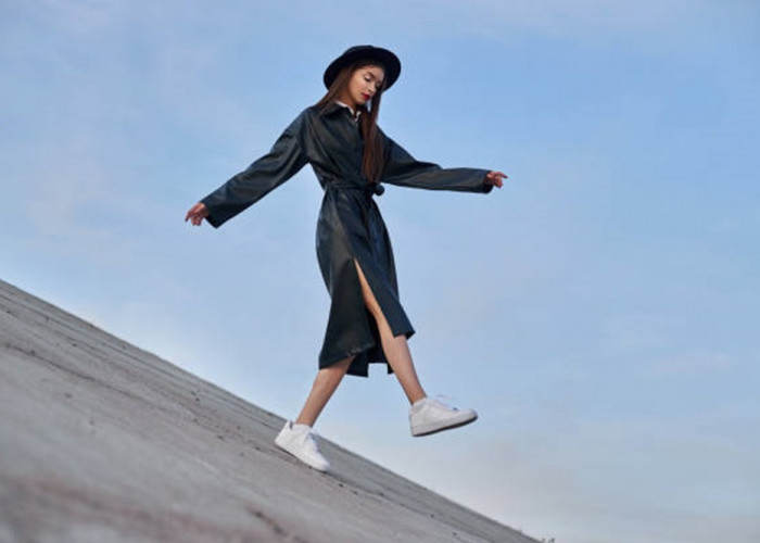 Inspirasi Outfit Hitam Wanita yang Kece, Bisa untuk Main Hingga Kondangan