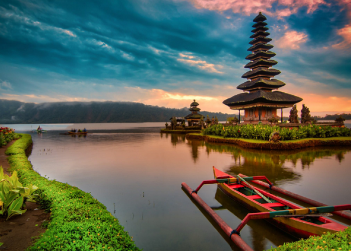 Mengenal Pura Ulun Danu Beratan, Keajaiban Arsitektur Bali dengan Jejak Spiritual 