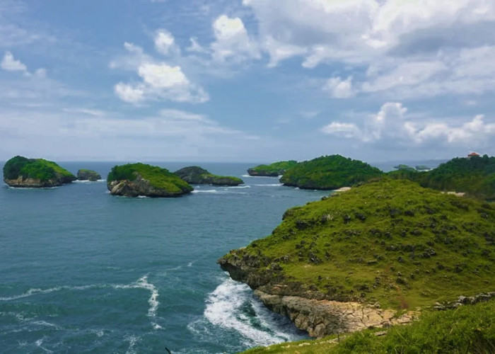 Jelajahi Wisata Terbaru 2024 Pantai Kasap Pacitan Dengan Pesona Mirip Raja Ampat