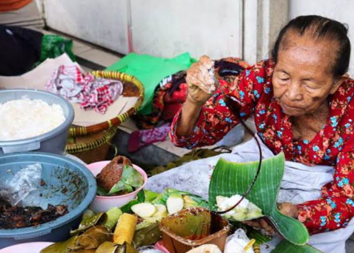 Lupis Mbah Satinem, Jajanan Legendaris Khas Jogja yang Pernah Disantap Presiden Indonesia Ke-2