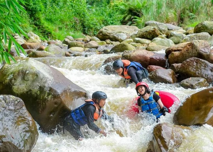 Sensasi River Tubing Murah Meriah di Bogor Alternatif Healing Murah dan Edukatif