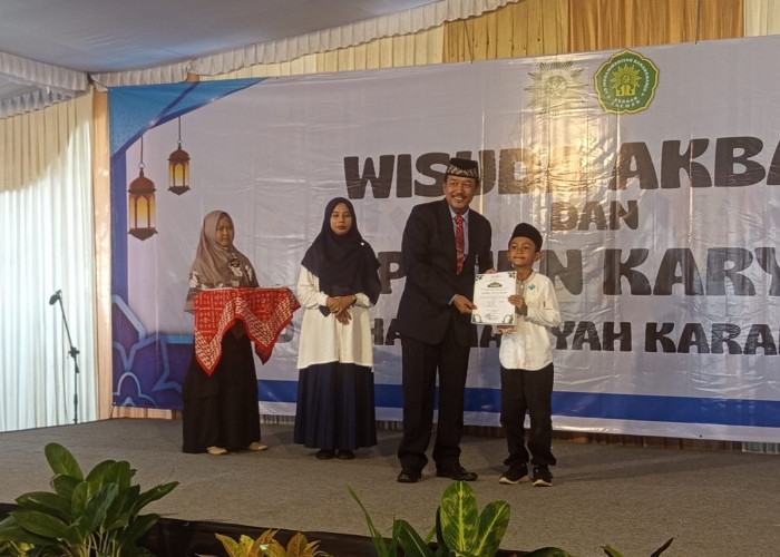 Semarak Wisuda Akbar dan Panen Karya SD Muhammadiyah Karangharjo, Tanamkan Akhlak Sejak Dini