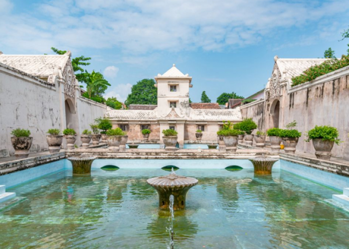 Cara Liburan Hemat Solo-Jogja 2D1N, Rute Mobil, Kuliner Hits, dan Penginapan Murah