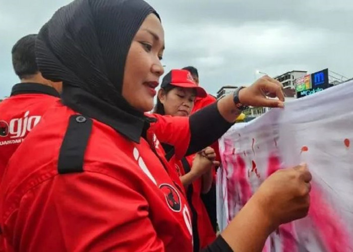 Bentuk Dukungan dan Teguhkan Tekad, DPC PDIP Kota Yogyakarta Gelar Aksi Cap Jempol Darah